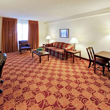 Hawthorn Suites By Wyndham Louisville East Eksteriør billede