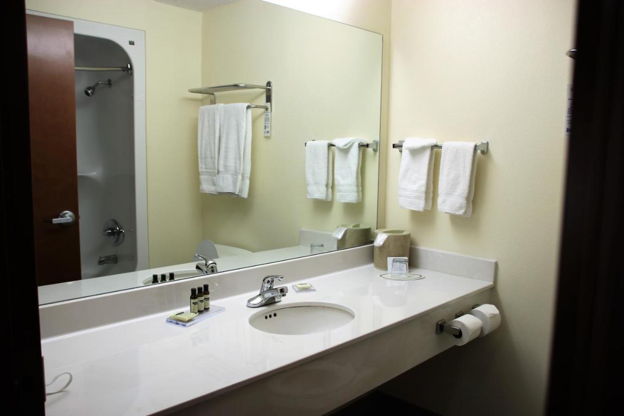 Hawthorn Suites By Wyndham Louisville East Eksteriør billede