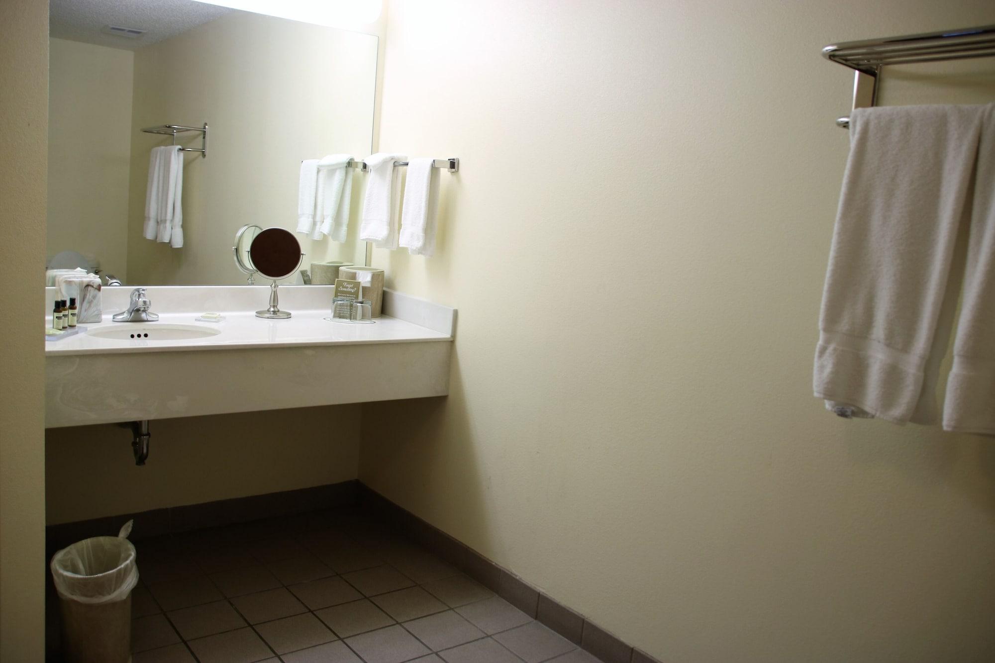 Hawthorn Suites By Wyndham Louisville East Eksteriør billede