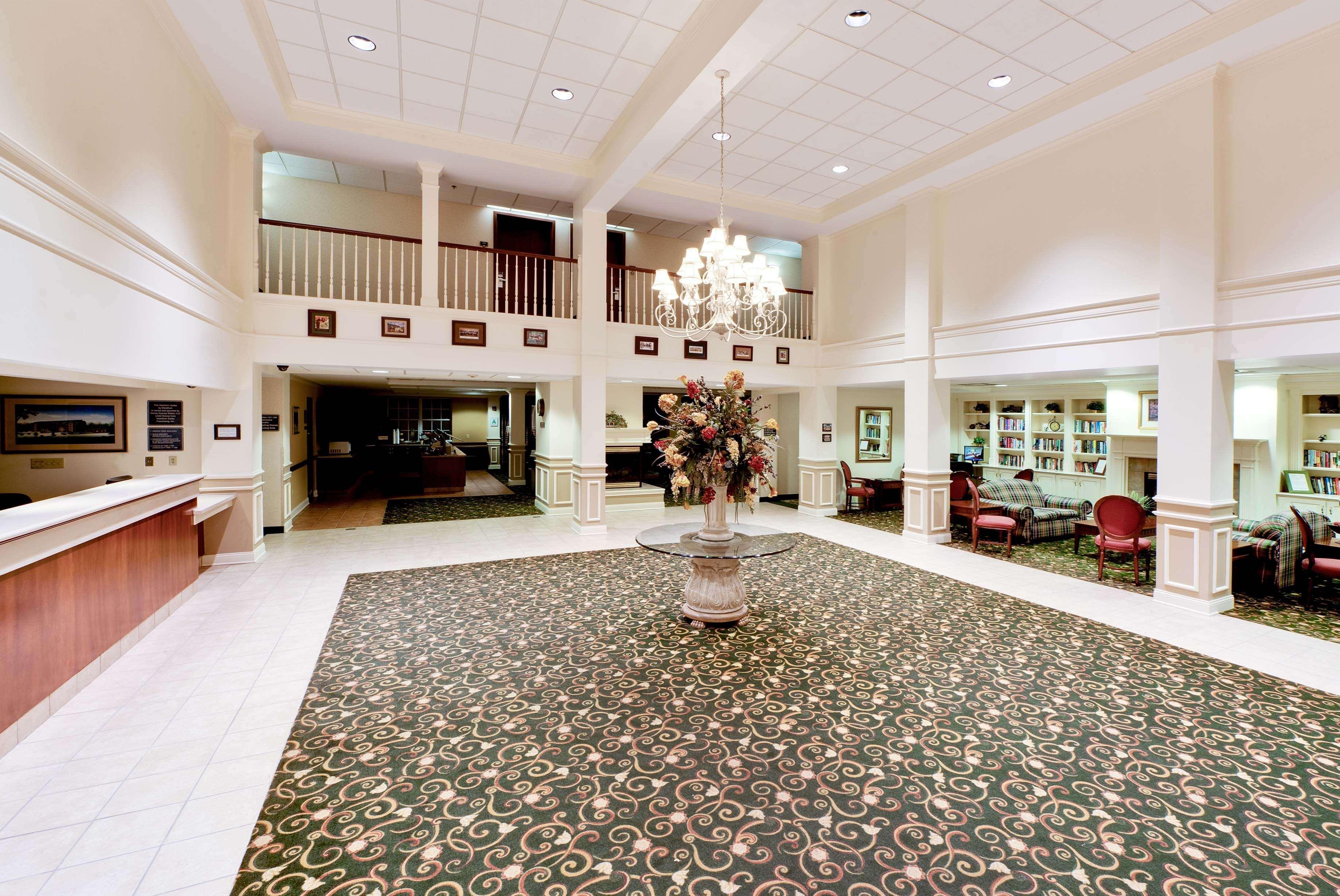 Hawthorn Suites By Wyndham Louisville East Eksteriør billede