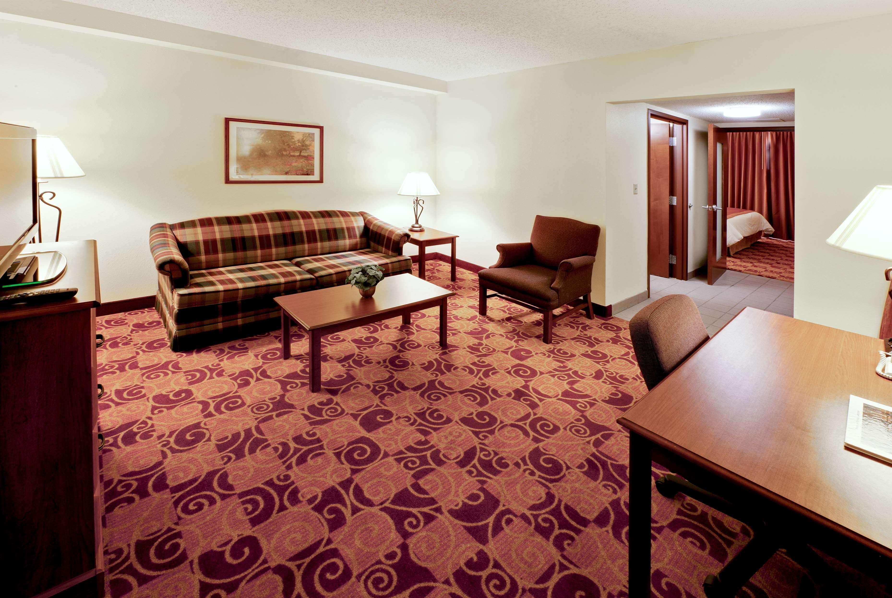 Hawthorn Suites By Wyndham Louisville East Eksteriør billede