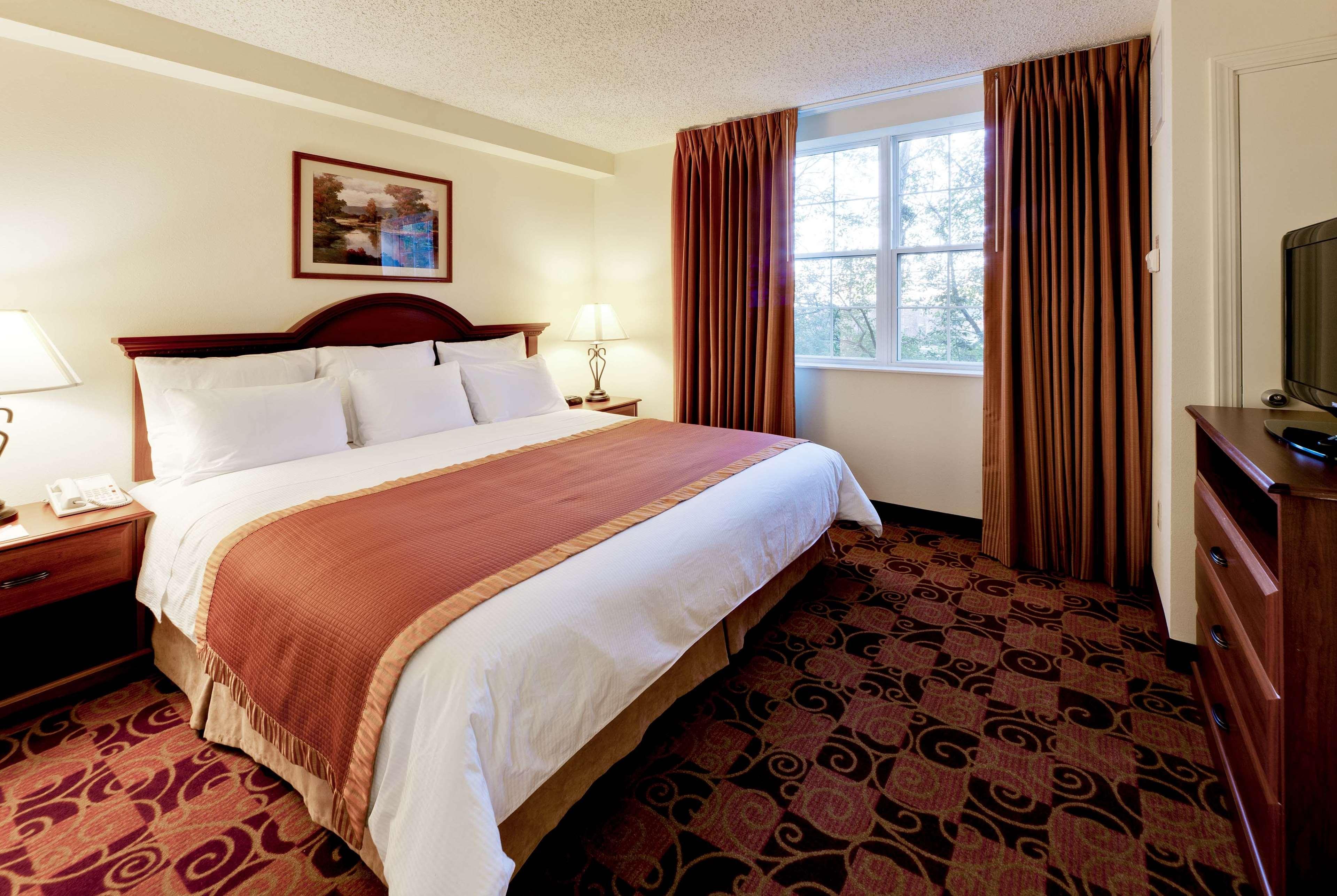 Hawthorn Suites By Wyndham Louisville East Eksteriør billede